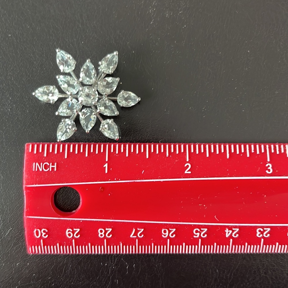 Snowflake pin - Picture 3 of 3
